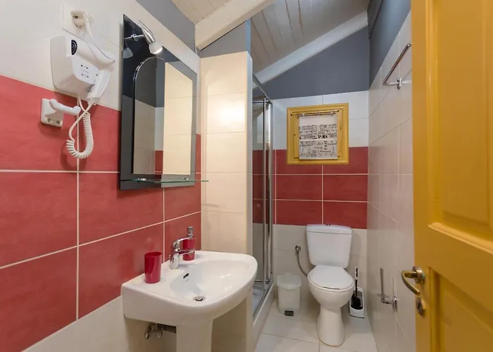 Lithari Penthouse اليكاناس