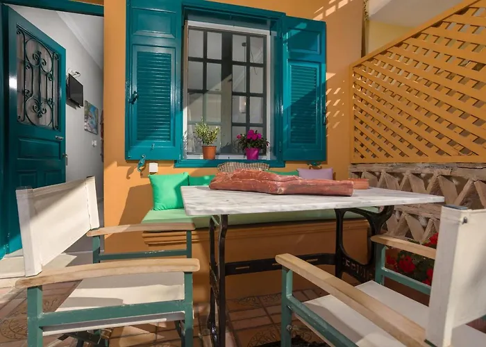 Lithari Penthouse اليكاناس